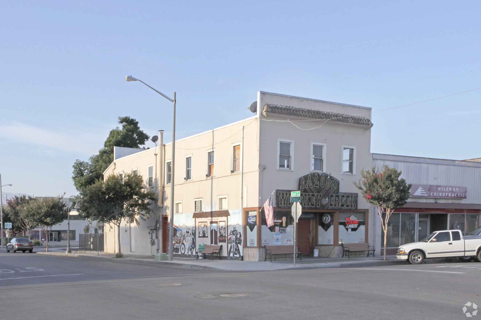 201 5th St, Hollister, CA à vendre Photo principale– Image 1 sur 17