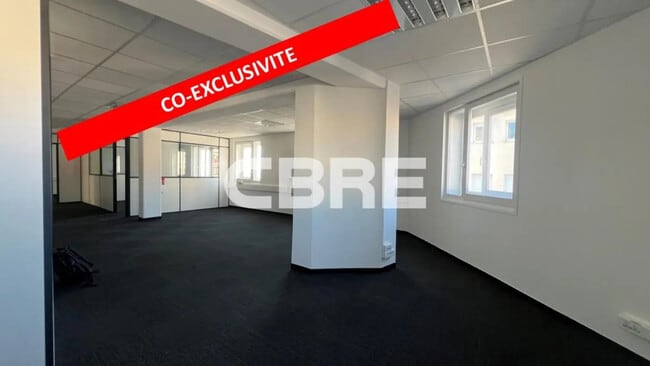 Plus de détails pour Bureau à vendre