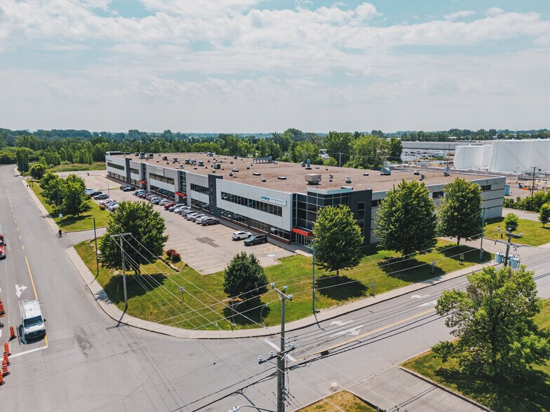 2600-2650 Av André, Dorval, QC à louer - Photo de l’immeuble – Image 2 sur 5
