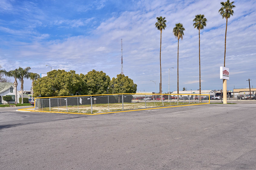 1115 Union Ave, Bakersfield, CA à louer - Photo de l’immeuble – Image 3 sur 5