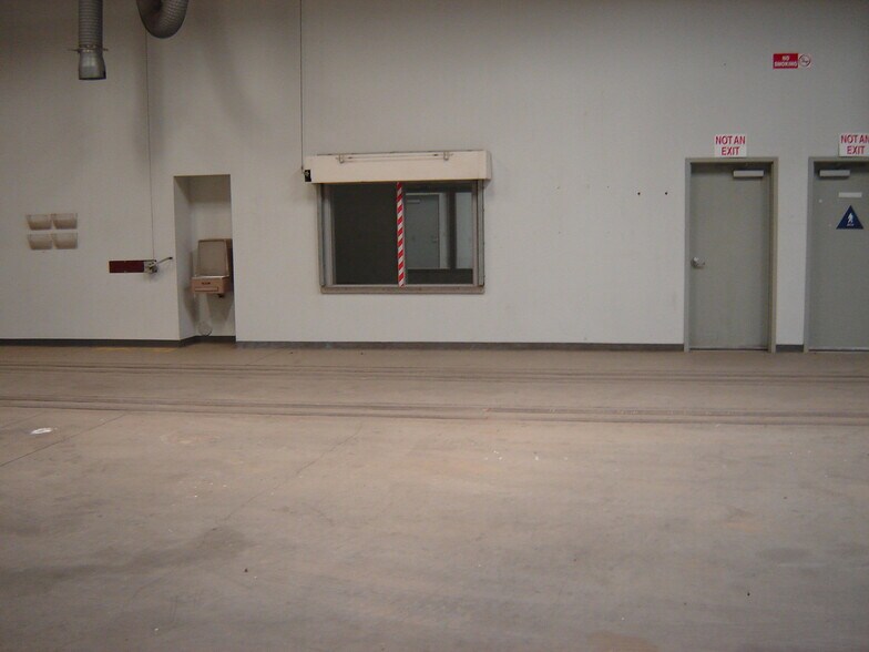 3501 Unicorn Rd, Bakersfield, CA à louer - Photo de l’immeuble – Image 3 sur 8