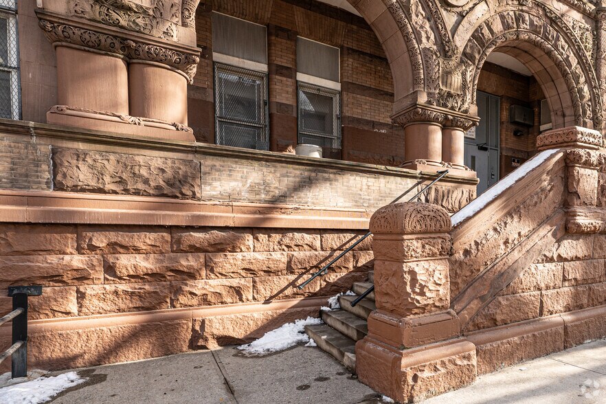 19 Rogers Ave, Brooklyn, NY à louer - Photo de l’immeuble – Image 2 sur 4