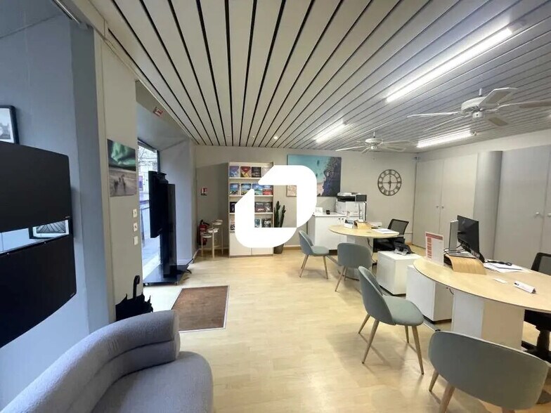 Bureau dans Lyon à louer - Photo de l’immeuble – Image 2 sur 7