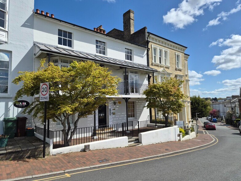 22 Mount Ephraim Rd, Tunbridge Wells à louer - Photo de l’immeuble – Image 1 sur 4