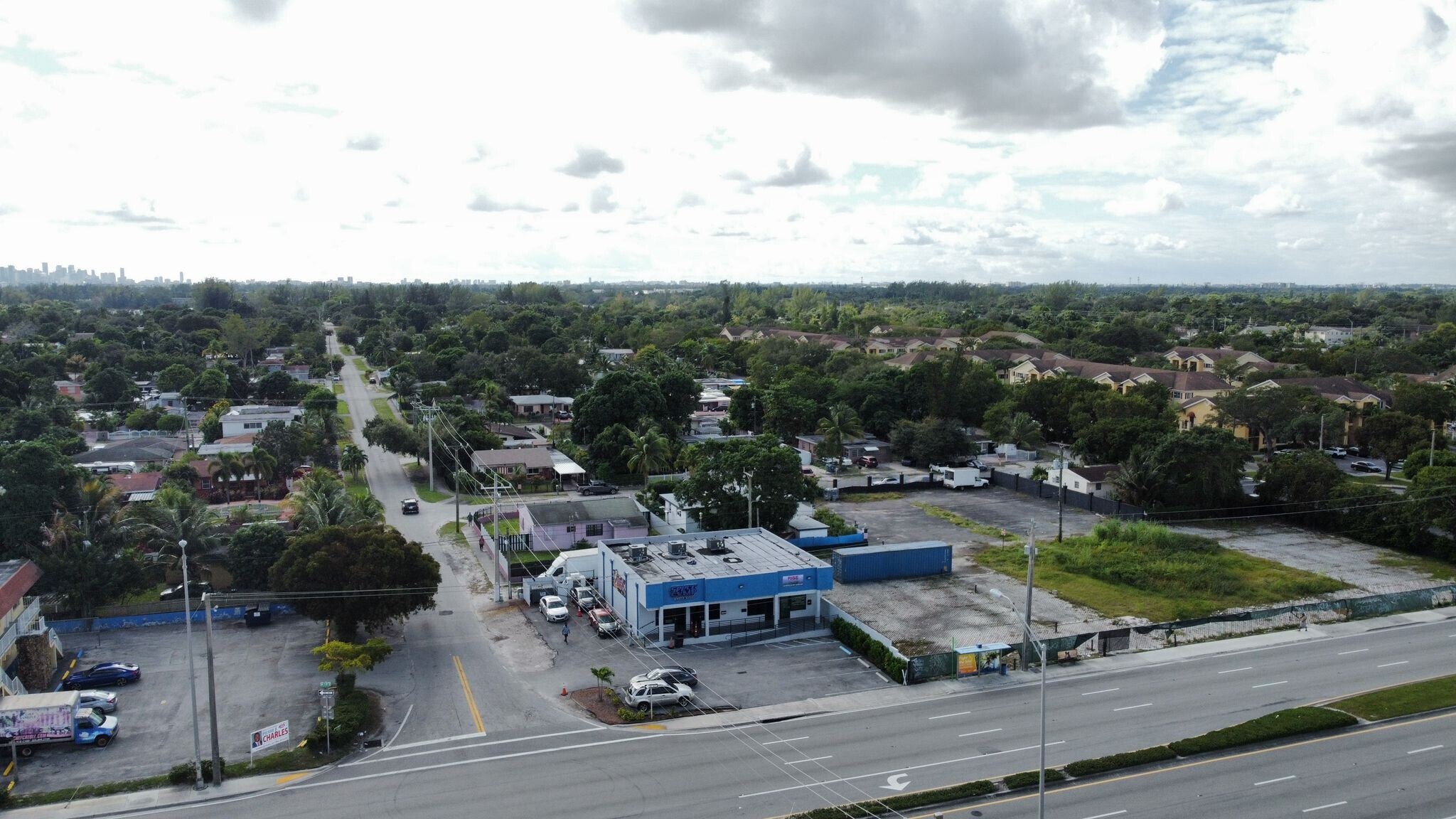 1400-1406 NW 119th St, Miami, FL à louer Photo de l’immeuble– Image 1 sur 8