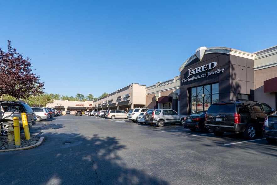 16600-16890 Southcenter Pky, Tukwila, WA à louer - Photo de l’immeuble – Image 3 sur 5