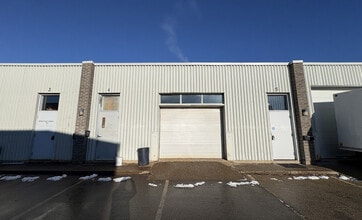 475 Edward Ave, Richmond Hill, ON à louer Photo de l’immeuble– Image 2 sur 9