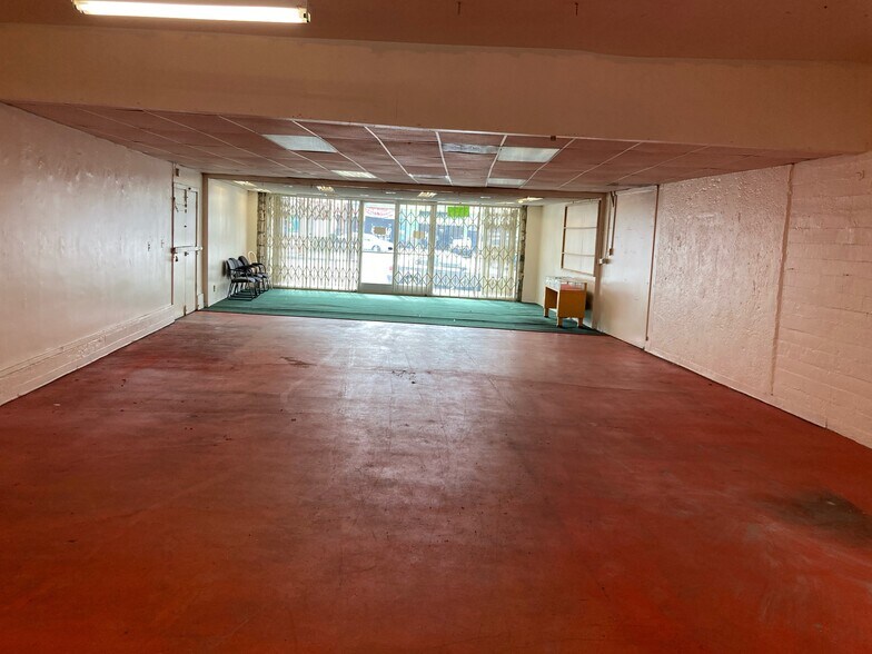 3239 E Florence Ave, Huntington Park, CA à louer - Photo intérieure – Image 2 sur 4