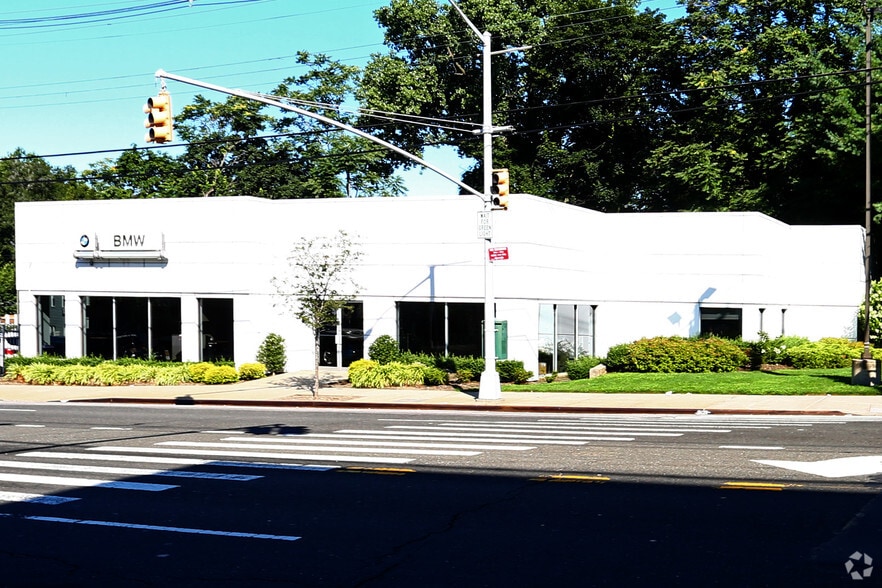 24721 Northern Blvd, Little Neck, NY à louer - Photo de l’immeuble – Image 2 sur 3