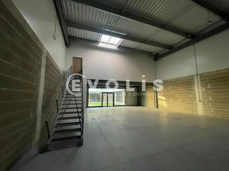 Local d’activités dans Mérignac à louer - Photo intérieure – Image 2 sur 6