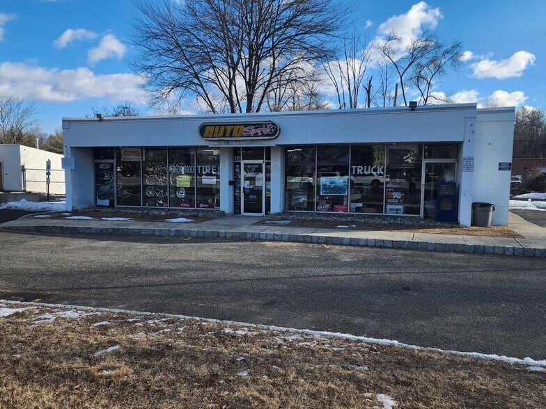 160 Route 17 N, Upper Saddle River, NJ à vendre - Photo de l’immeuble – Image 1 sur 7