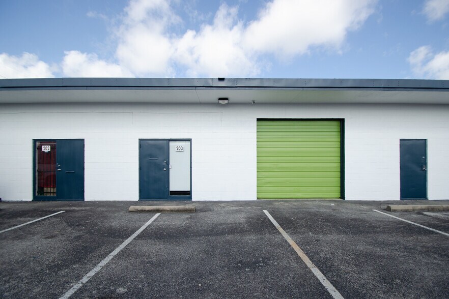 6020 Jessamine St, Houston, TX à louer - Photo de l’immeuble – Image 1 sur 10