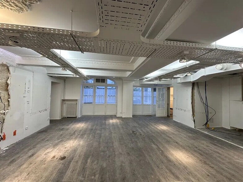 Local commercial dans Paris à louer - Photo de l’immeuble – Image 3 sur 5