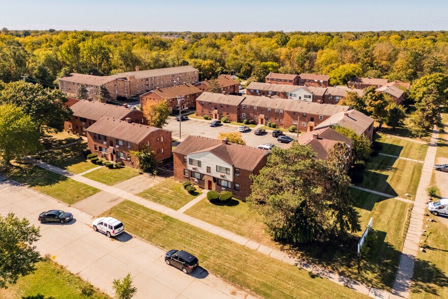 12850 Dolphin St, Detroit, MI à vendre - Photo de l’immeuble – Image 3 sur 21