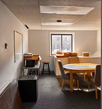 261-275 Centre St, Newton, MA à louer Photo intérieure– Image 2 sur 4