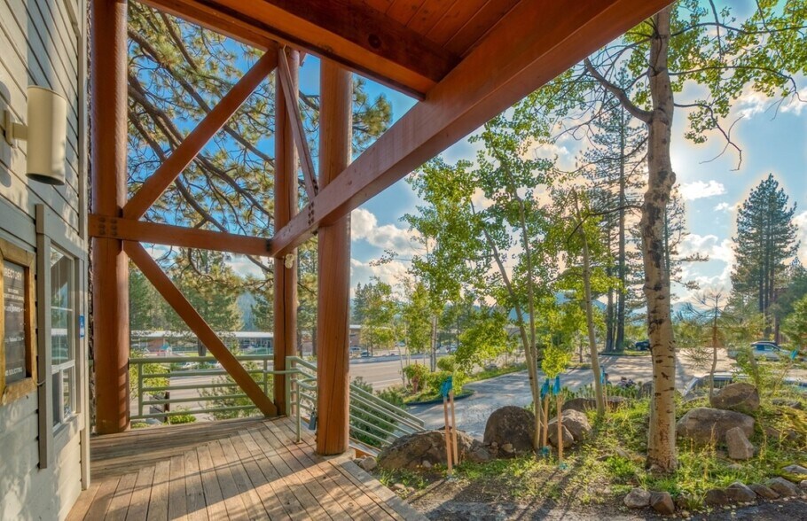 12010 Donner Pass Rd, Truckee, CA à vendre - Photo de l’immeuble – Image 3 sur 10