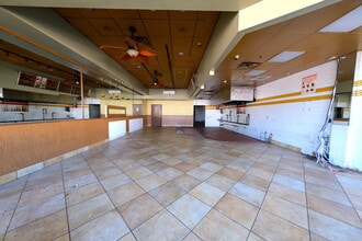 191-219 Mineola Ave, Roslyn Heights, NY à louer Photo intérieure– Image 2 sur 10