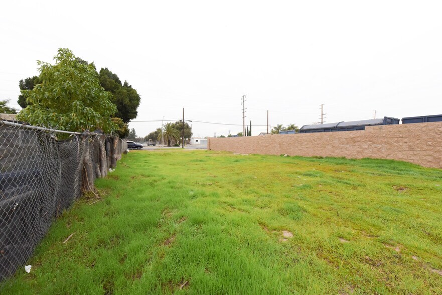 439 S Campus Ave, Ontario, CA à vendre - Photo de l’immeuble – Image 3 sur 5