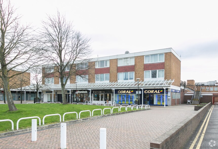 2-34 West Walk, Yate à louer - Photo de l’immeuble – Image 1 sur 2