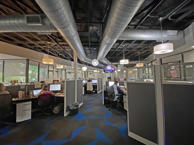 7563 Philips Hwy, Jacksonville, FL à vendre - Photo de l’immeuble – Image 2 sur 7