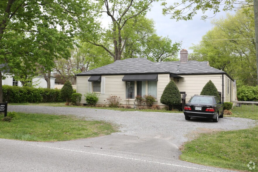 2821 Dogwood Pl, Nashville, TN à vendre - Photo principale – Image 1 sur 40