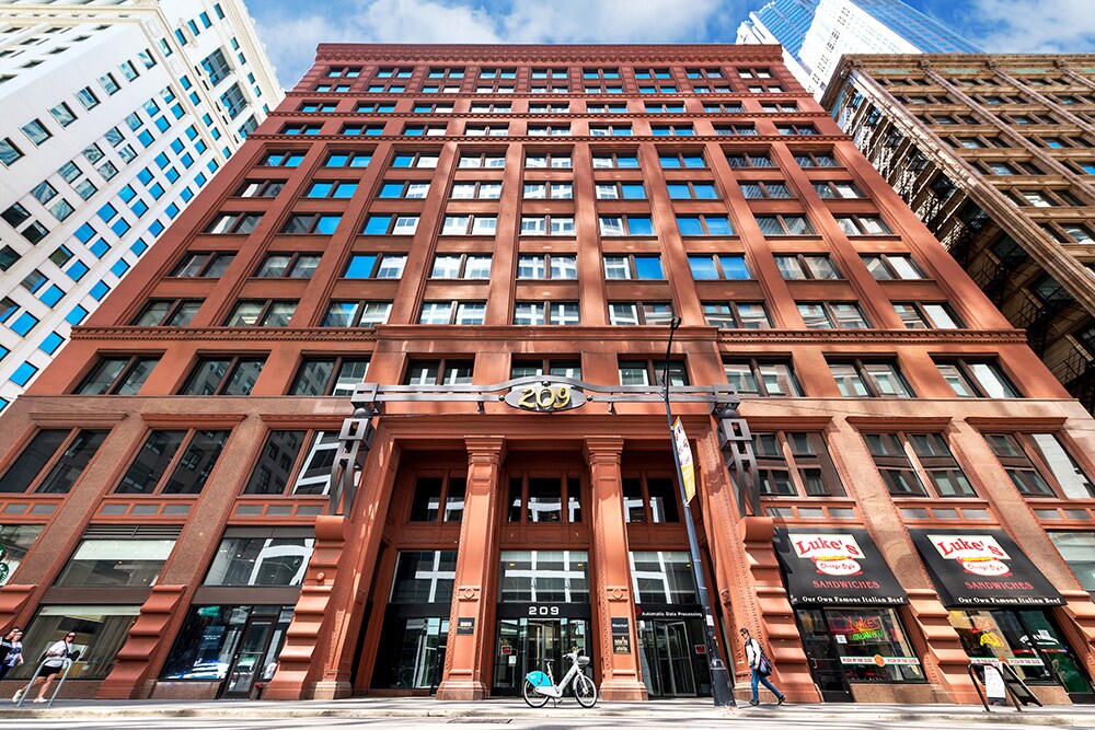 209 W Jackson Blvd, Chicago, IL à louer Photo principale– Image 1 sur 7
