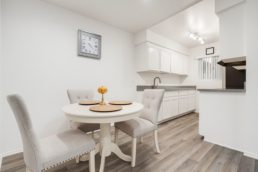 5358 Circle Dr, Sherman Oaks, CA à vendre - Photo de l’immeuble – Image 3 sur 16