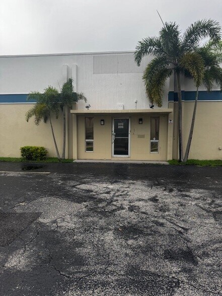 3916 N 29th Ave, Hollywood, FL à louer - Photo principale – Image 1 sur 12