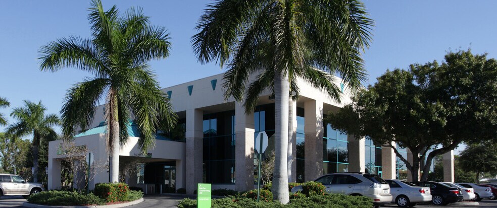 15051 S Tamiami Trl, Fort Myers, FL à louer - Photo de l’immeuble – Image 2 sur 8