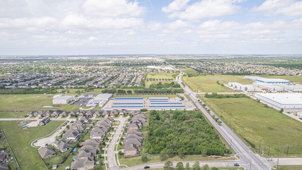 20603 Clay Rd, Katy, TX à vendre - Photo de l’immeuble – Image 2 sur 5