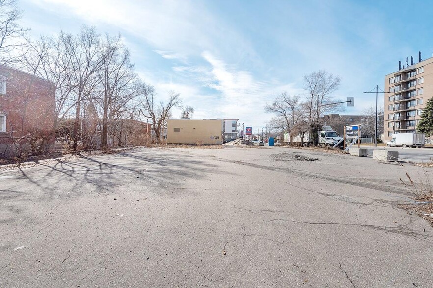 8960 St Sherbrooke E, Montréal, QC à vendre - Photo de l’immeuble – Image 3 sur 4