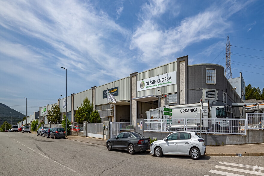 Industriel/Logistique dans Rubí, Barcelona à louer - Photo de l’immeuble – Image 2 sur 2