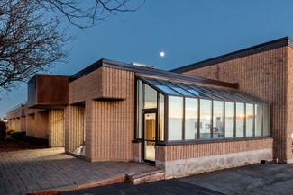 Plus de détails pour 1660-1700 Boul Hymus, Dorval, QC - Industriel/Logistique à vendre