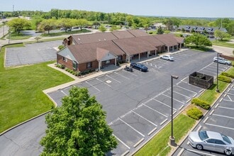 1045-1053 Summit Dr, Middletown, OH à louer Photo de l’immeuble– Image 2 sur 7