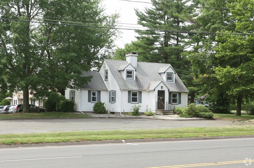 497 Buckland Rd, South Windsor, CT à vendre - Photo de l’immeuble – Image 2 sur 3