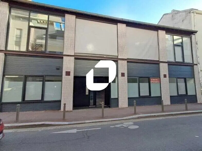 Bureau dans Suresnes à vendre - Photo de l’immeuble – Image 1 sur 10