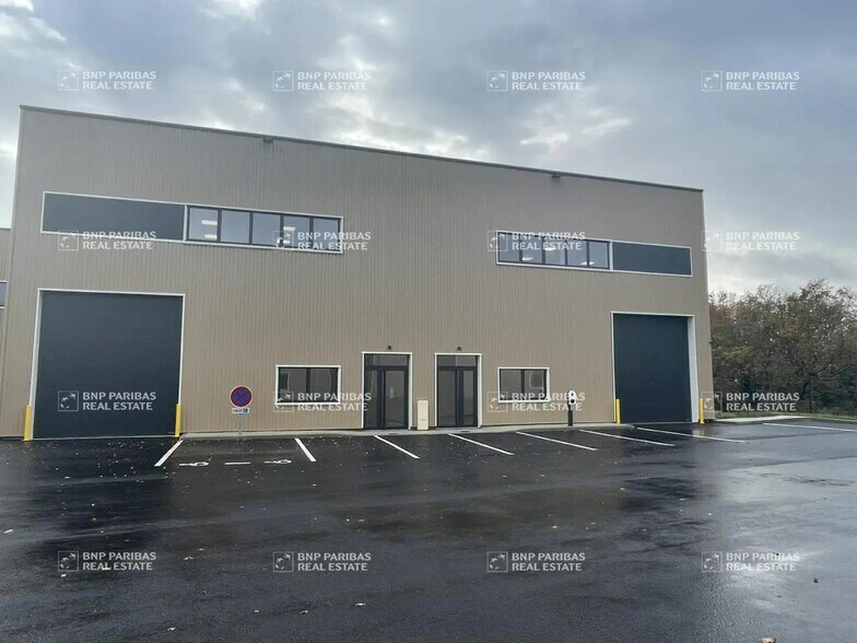 Local d’activités dans Carquefou à louer - Photo de l’immeuble – Image 3 sur 11