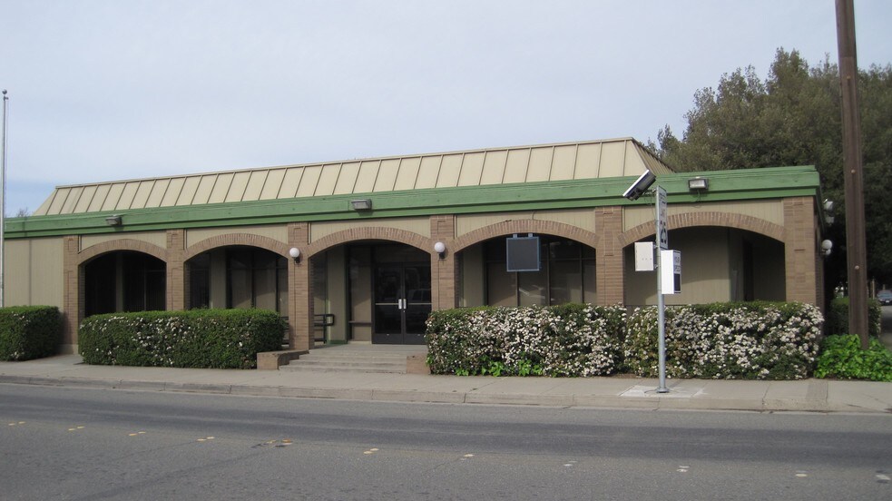 9410 Locust St, Knights Landing, CA à vendre - Photo de l’immeuble – Image 2 sur 21