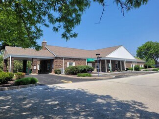 Plus de détails pour 100 E Sunset Dr, Waukesha, WI - Bureau/Local commercial à louer