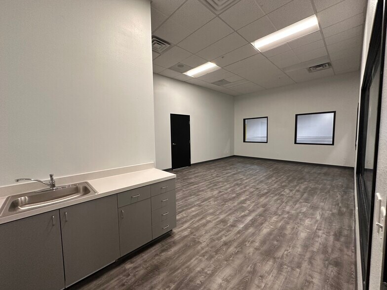 5435 Procyon St, Las Vegas, NV à louer - Photo intérieure – Image 3 sur 6