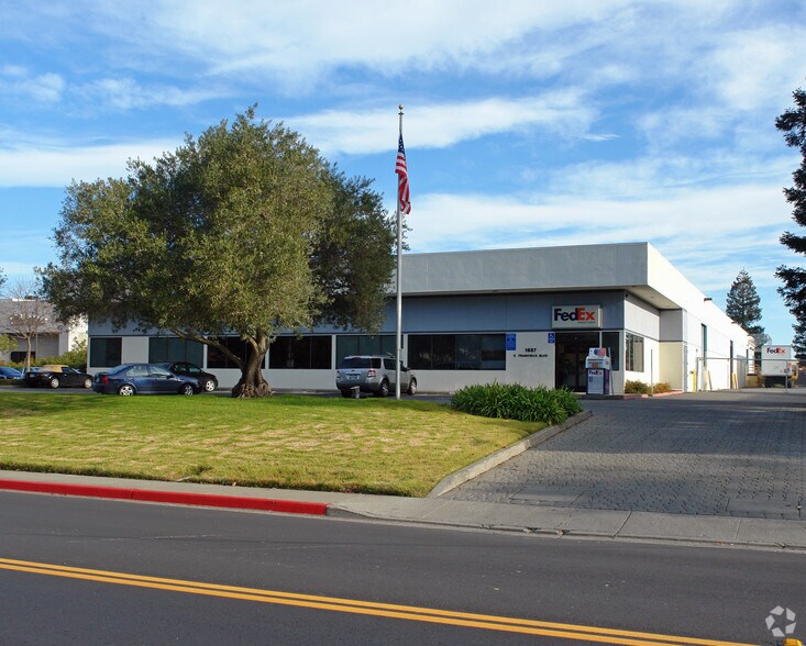 1637 Francisco Blvd E, San Rafael, CA à louer - Photo principale – Image 1 sur 5