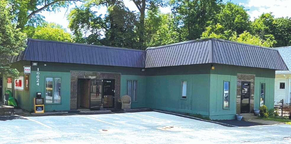 16624 Old Chesterfield Rd, Chesterfield, MO à vendre - Photo de l’immeuble – Image 2 sur 8