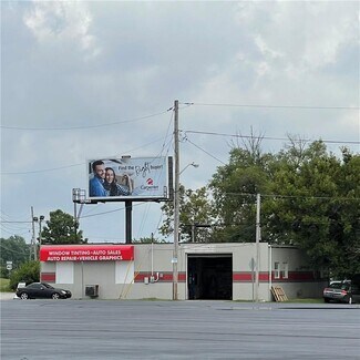 Plus de détails pour 2907 E Main St, Plainfield, IN - Local commercial à vendre
