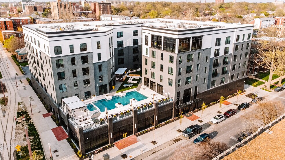 5655 Pershing Ave, Saint Louis, MO à louer - Photo principale – Image 1 sur 5