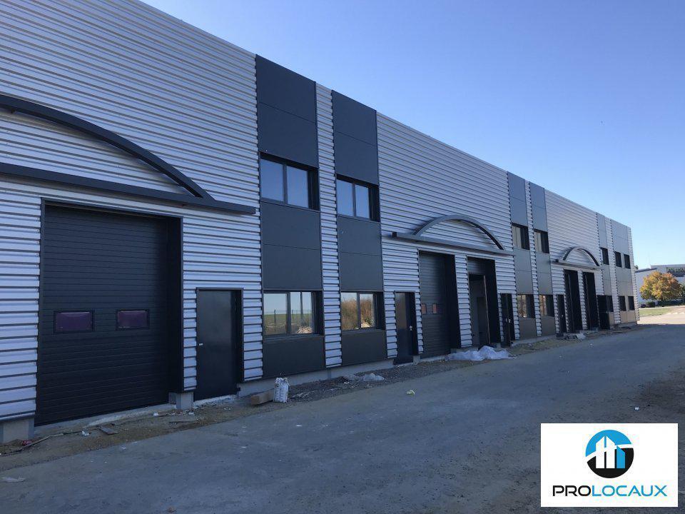 Bureau dans Compiègne à louer Photo de l’immeuble– Image 1 sur 3