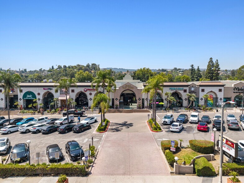 17150-17200 Ventura Blvd, Encino, CA à louer - Photo de l’immeuble – Image 2 sur 17