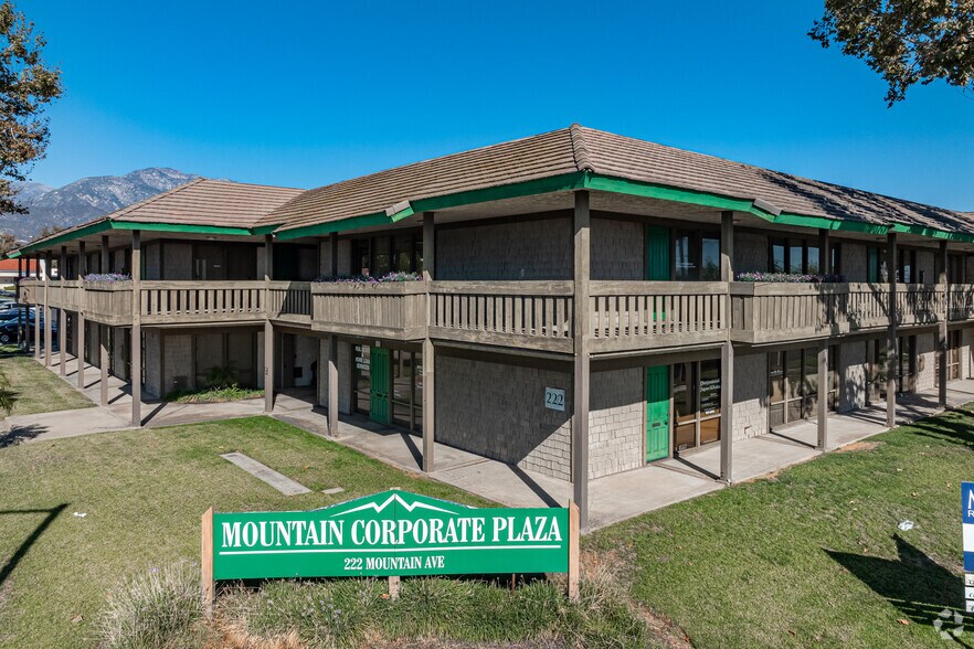 222 N Mountain Ave, Upland, CA à vendre - Photo de l’immeuble – Image 3 sur 12