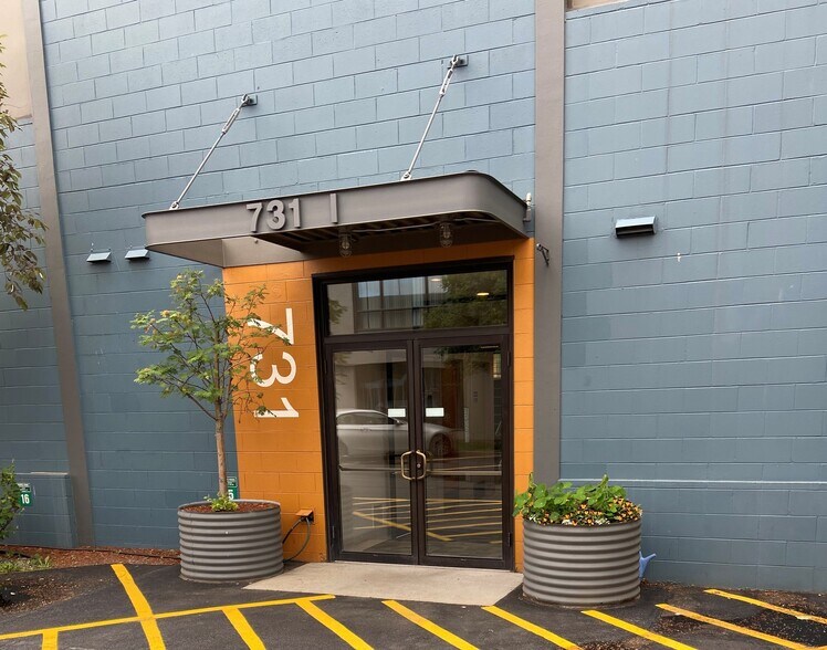 731 I St, Anchorage, AK à louer - Photo de l’immeuble – Image 3 sur 13
