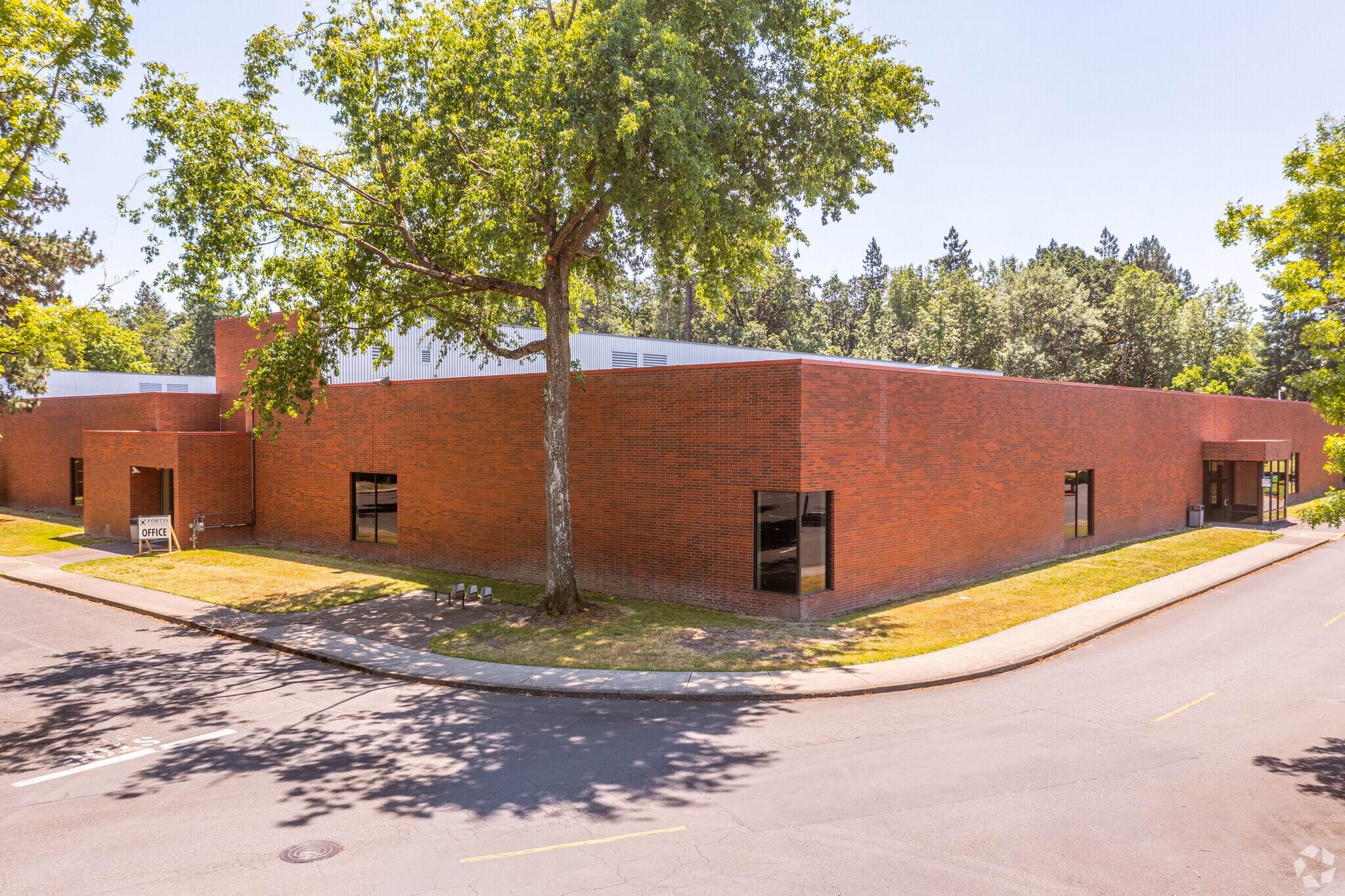 26600 SW Parkway Ave, Wilsonville, OR à louer Photo principale– Image 1 sur 8