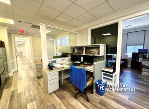 2300 SE Monterey Rd, Stuart, FL à louer Photo intérieure– Image 1 sur 7